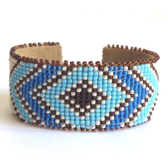 Marc Jacobs Seed Bead Cuff Leather Bracelet 😍 Adjustable fit - Picture 1 of 5